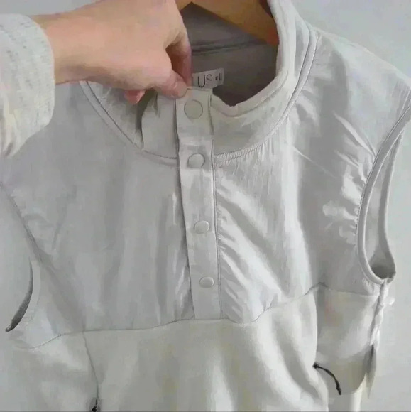 STYLUS |  Men's Microchip Grey Warm Fleece Button Up Collard Vest - Picture 2 of 6